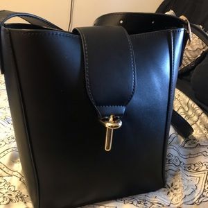 BERLIN bucket bag